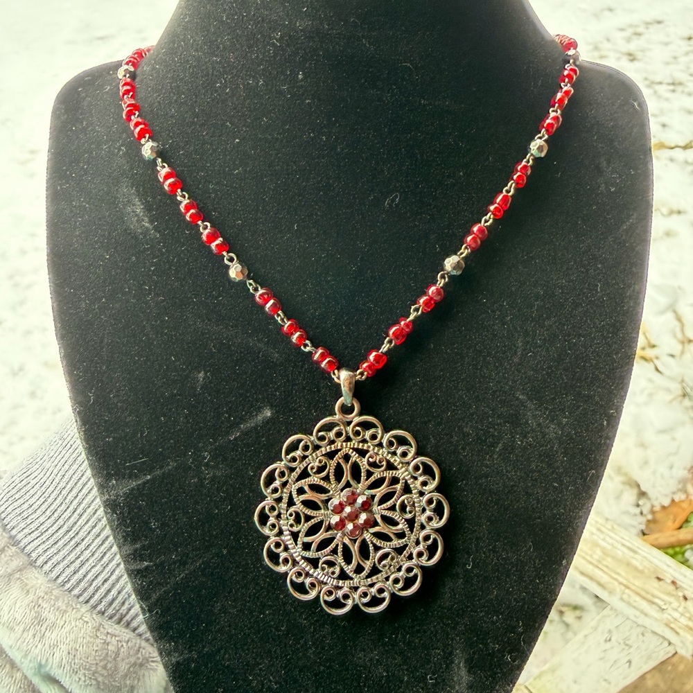 Elegant Red and Silver Pendant Necklace